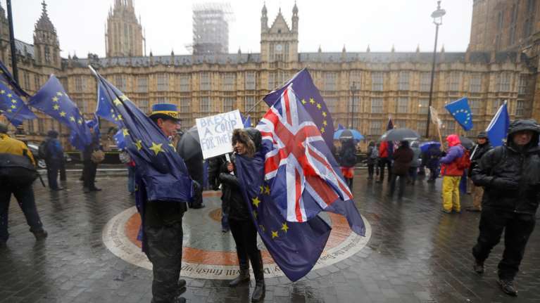 Ηττα για την Μέι: Εχασε την ψηφοφορία για το Brexit