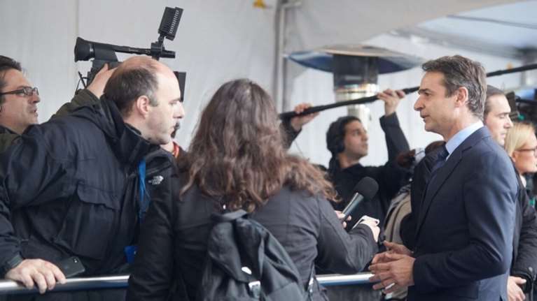 Ριζική διαφωνία Μητσοτάκη με τις προτάσεις Τουσκ στο προσφυγικό