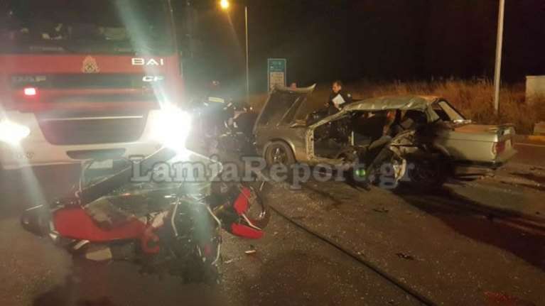 Σοκαριστικό τροχαίο με δύο νεκρούς στη Λαμία [φωτό]