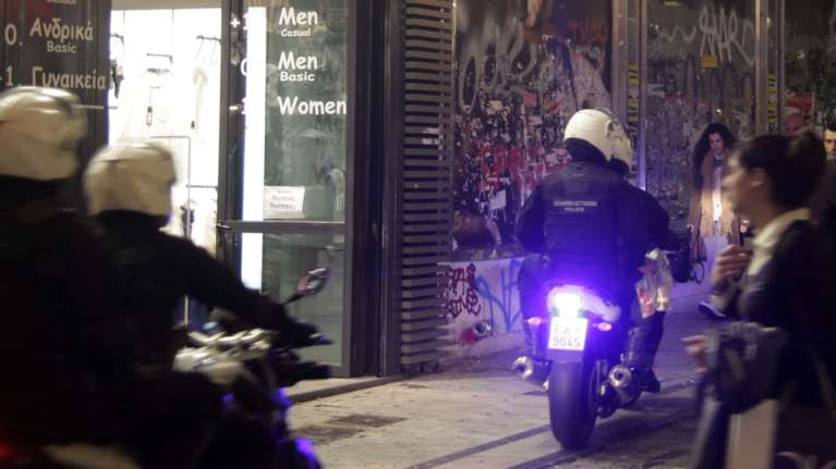 Φαρ Ουέστ ξημερώματα στη Βαρβάκειο: Πυροβόλησαν 34χρονο