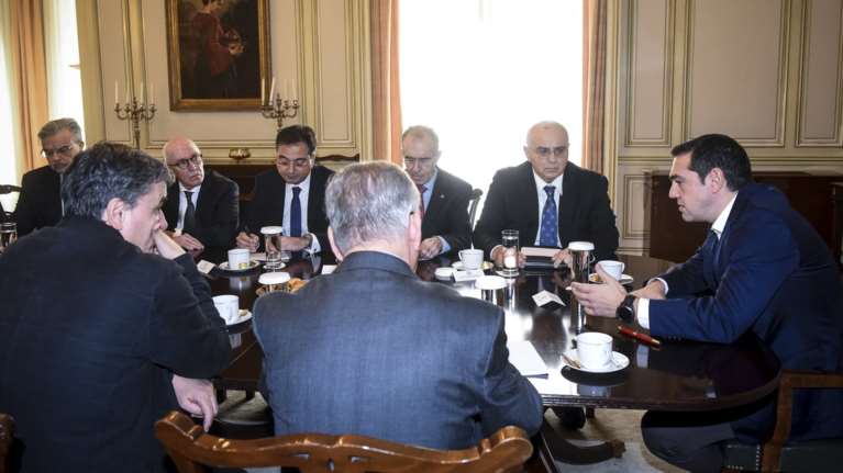 Τι συζήτησε ο Τσίπρας με τους τραπεζίτες στο Μαξίμου