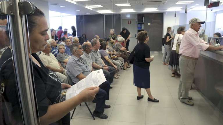 Δέσμευσαν το κοινωνικό μέρισμα σε δικαιούχους,τι λέει το ΥΠΟΙΚ