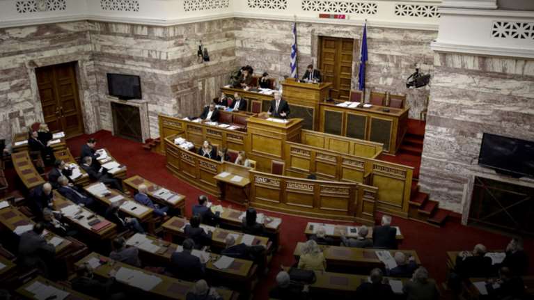 Γκρίνια στον ΣΥΡΙΖΑ για το «ιδιώνυμο» για τους πλειστηριασμούς
