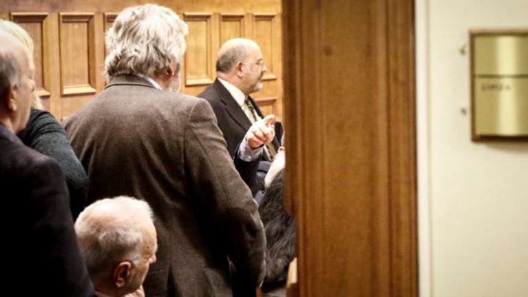 Κρίση πανικού σε κυβέρνηση &amp; ΣΥΡΙΖΑ για τους πλειστηριασμούς