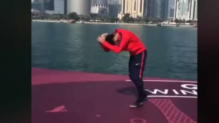 Ο Νεϊμάρ έκανε... βολέ κι έχασε το παπούτσι του!