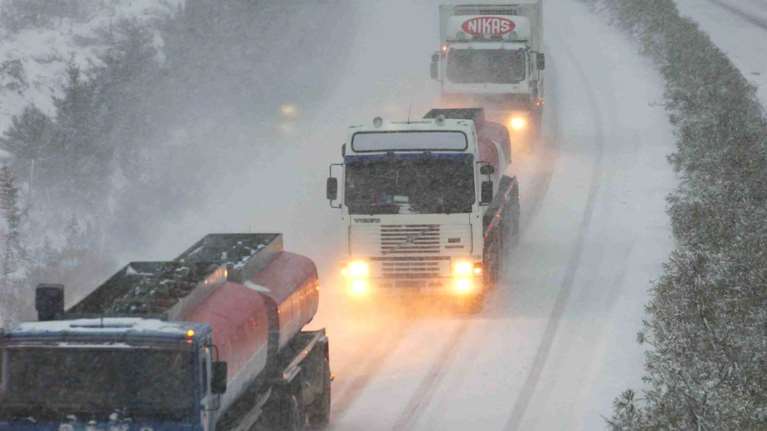 Χαλάει και πάλι ο καιρός απόψε - Πού θα χιονίσει