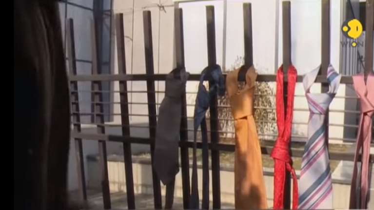 Κόσσοβο: Κρέμασαν γραβάτες στον πρωθυπουργό που έδωσε αύξηση στον εαυτό του