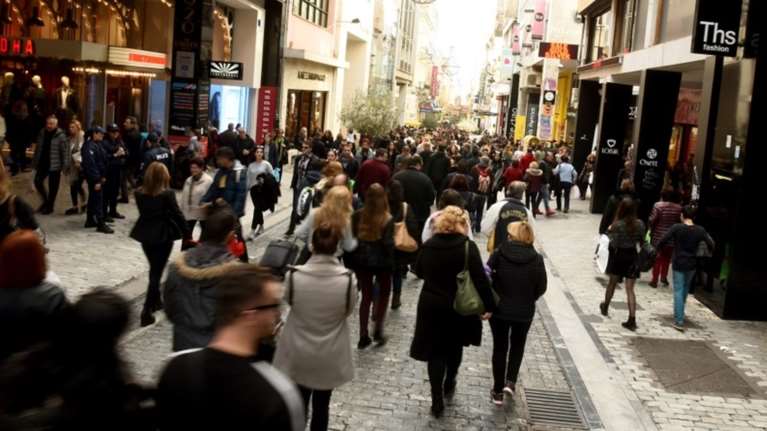 Το ωράριο των καταστημάτων μέχρι την Πρωτοχρονιά