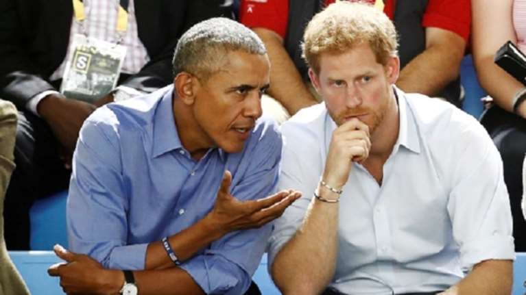 Ο πρίγκιπας Χάρι σε ρόλο ρεπόρτερ πήρε συνέντευξη από τον Ομπάμα