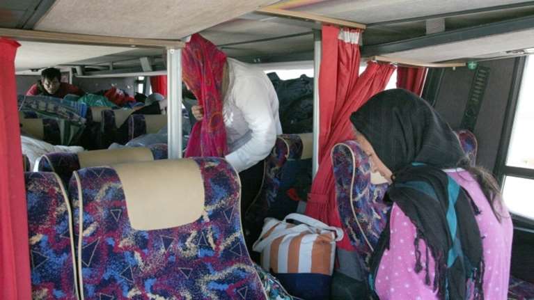 Πάνω από 4.150 πρόσφυγες πήγαν από τα νησιά στην ενδοχώρα