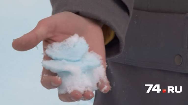 Ανησυχία για το μπλε και μοβ χιόνι στη Ρωσία - Βίντεο