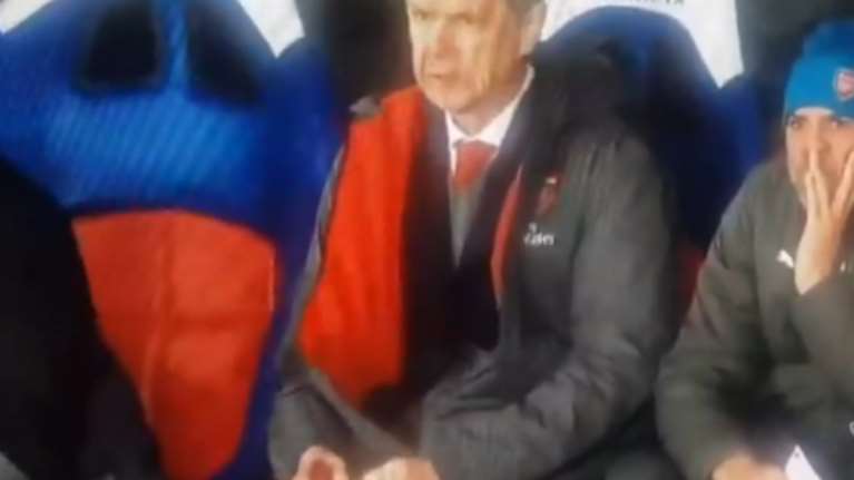 810 ματς και ο Βενγκέρ ακόμα... παλεύει με το φερμουάρ