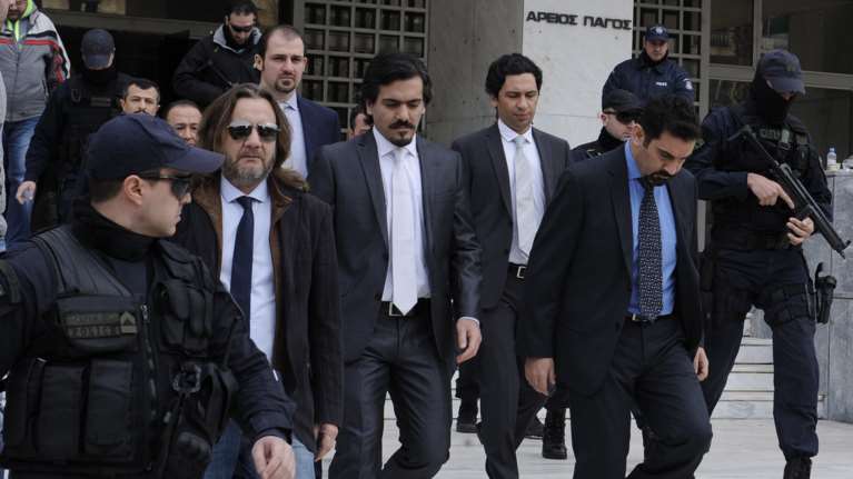 Αναταράξεις εντός και εκτός Ελλάδας μετά την απόφαση για άσυλο