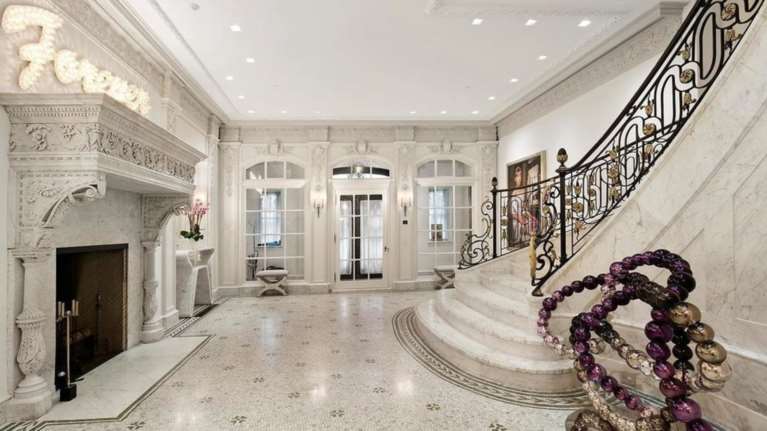 Ξενάγηση σε ένα ασύλληπτο διαμέρισμα αξίας 80 εκ. $ στη Νέα Υόρκη