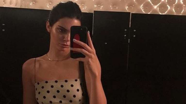 Η... πληρωμένη απάντηση της Τζένερ για τη φουσκωμένη κοιλιά σε αυτή τη φωτο