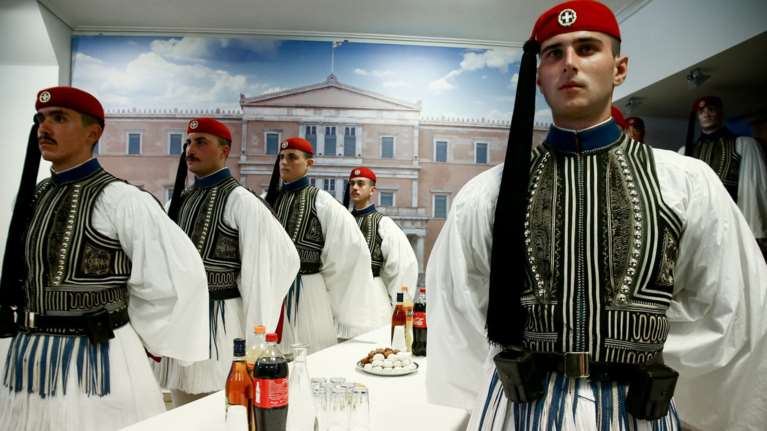 Ποδαρικό στο 2018 με τους λεβέντες της Προεδρικής Φρουράς [εικόνες]