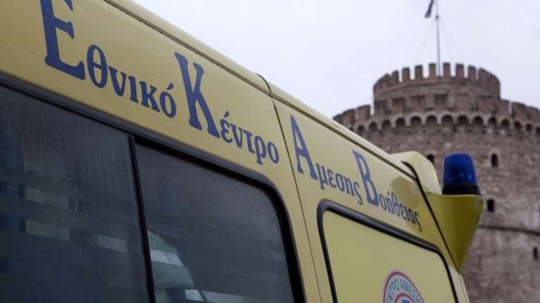 Θεσσαλονίκη: Νεκρή γυναίκα σε τροχαίο, παρασύρθηκε από δύο οχήματα