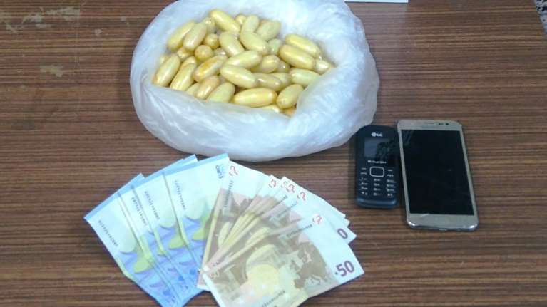 Συνελήφθη με ένα κιλό κοκαΐνη στο αεροδρόμιο «Ελ. Βενιζέλος»