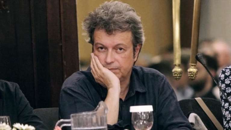 Τατσόπουλος τρολάρει Κοτζιά για το «αγαπησιάρικο» tweet ευχών