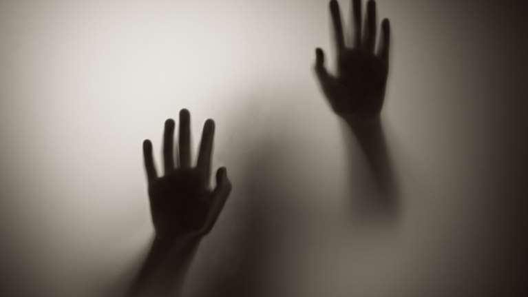 Μια συγκλονιστική ιστορία: Σκλάβα του σεξ στα 8, μητέρα στα 14