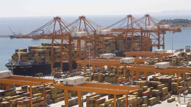 ΟΛΠ: Στα 1.100 ευρώ ο πρώτος μισθός, επανέρχονται κλιμάκια και δώρα