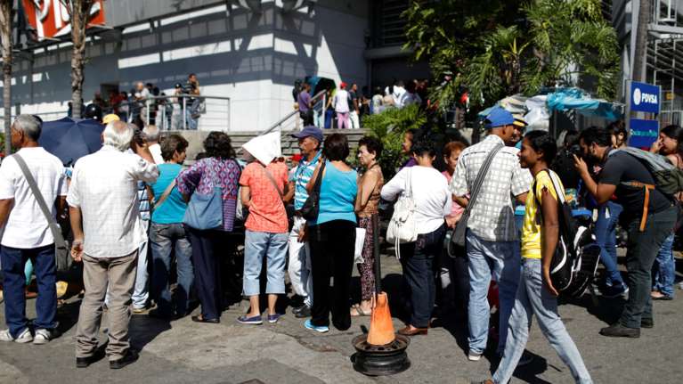 Χάος στα σούπερ μάρκετ του Καράκας