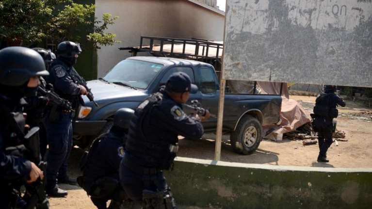 Μάτωσαν τα τουριστικά θέρετρα του Μεξικού με 18 νεκρούς σε συγκρούσεις