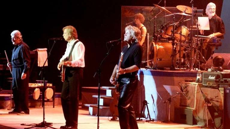 &quot;Έφυγε&quot; στα 76 του ο τραγουδιστής των Moody Blues (ΒΙΝΤΕΟ)