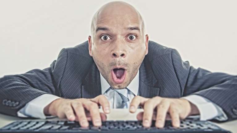 Σε ποιο κοινοβούλιο τα μέλη του βλέπουν καθημερινά πορνό;