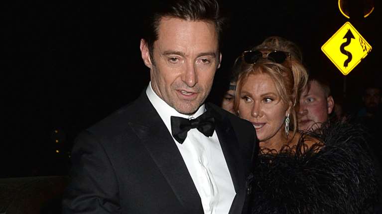 Ο Τζάκμαν δεν ξέρει να χάνει: Τι έπαθε το πρόσωπό του στις Χρυσές Σφαίρες