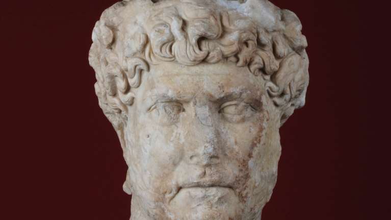 Ανδριανός:Εκθεση για τον αυτοκράτορα που λάτρεψε τη Αθήνα στο Φετιχιέ Τζαμί