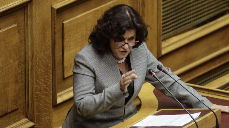 Φωτίου εγκαλεί την αντιπολίτευση:Δίνατε πολλά στους πολύτεκνους!