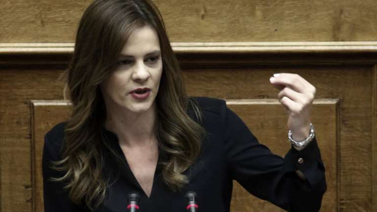 Αχτσιόγλου σε ΚΚΕ: Δημιουργείτε ηττοπάθεια στους εργαζόμενους