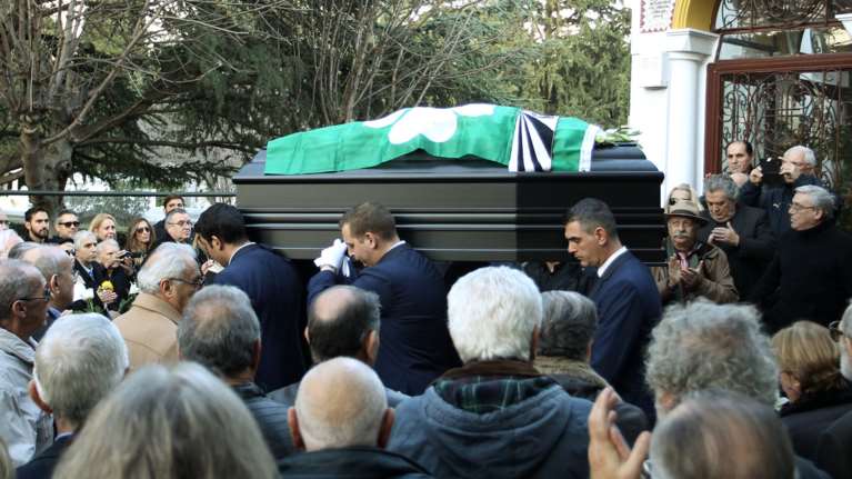 «Λύγισε» ο Δομάζος στο τελευταίο «αντίο» στον Τάκη Λουκανίδη