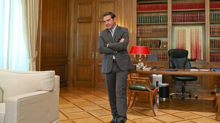 Σε πολιτικό ναρκοπέδιο για τον Τσίπρα εξελίσσεται το Σκοπιανό