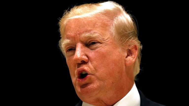 Ο Τραμπ... «διαβεβαιώνει»: Δεν είμαι ρατσιστής!