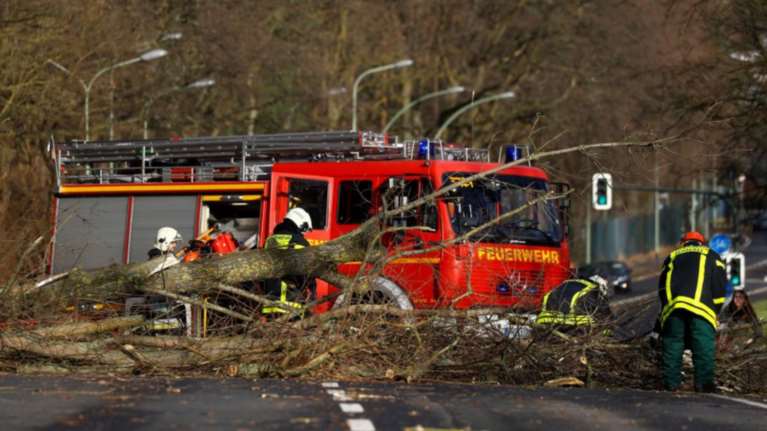 H «Φρειδερίκη» παρέλυσε τη βόρεια Ευρώπη: 6 νεκροί και σοβαρά προβλήματα