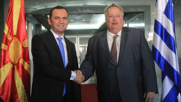 Euractiv: Η αντιπολίτευση των Σκοπίων σαμποτάρει την συμφωνία