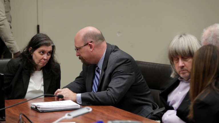 Απίστευτα βασανιστήρια από τους γονείς-τέρατα στα 13 παιδιά τους