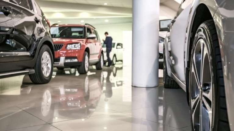 Μεγάλη αύξηση στις πωλήσεις αυτοκινήτων στην Ελλάδα το 2017