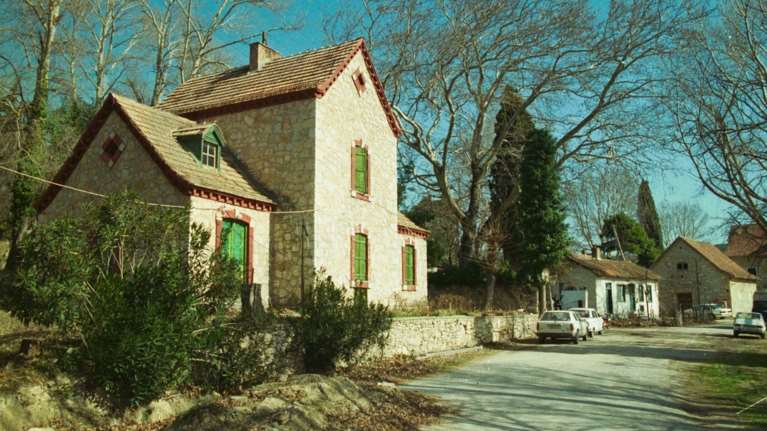 Süddeutsche Zeitung για το Τατόι: «Ένα παλάτι εν υπνώσει»