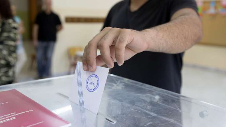 Στο 10,5% η διαφορά ΝΔ - ΣΥΡΙΖΑ, τρίτο με 9,8% το Κίνημα Αλλαγής