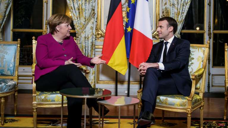 Κοινή δήλωση Μέρκελ - Μακρόν: Εμβαθύνουμε τη συνεργασία μας