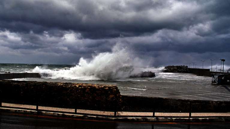 Kύμα κακοκαιρίας με κατακόρυφη πτώση της θερμοκρασίας