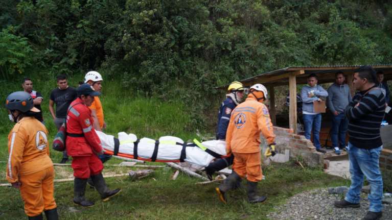 Δεκατρείς νεκροί από παράσυρση λεωφορείου σε κατολίσθηση στην Κολομβία