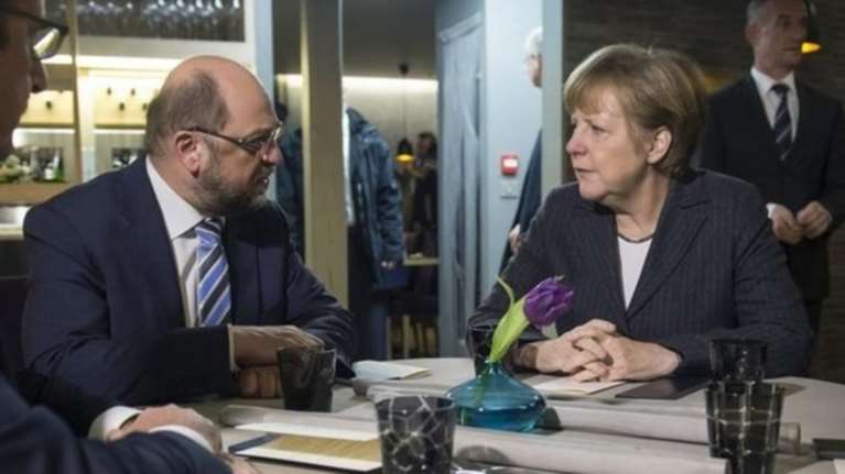 Η Μέρκελ χαιρετίζει την απόφαση του SPD, η νεολαία επιμένει