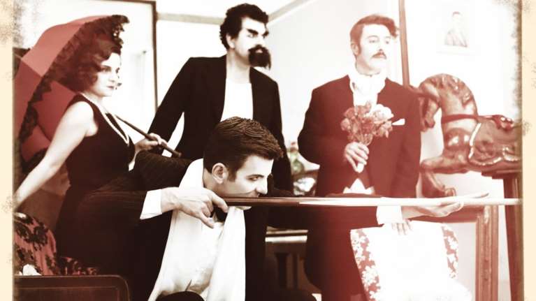 Ο Τσέχωφ βωβός: Επίκαιρη θεατρική παράσταση - Ένα κωμικό πείραμα