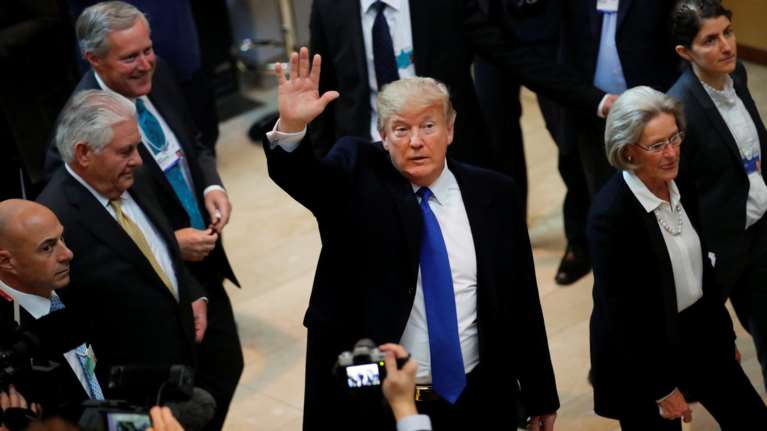 H «βόμβα» Τραμπ έφτασε στο Νταβός: Ήρθα εδώ γεμάτος... πάθος