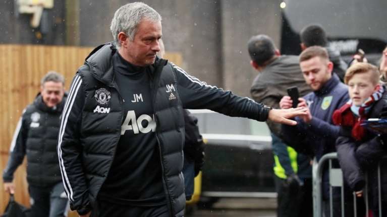 Η Μάντσεστερ "έδεσε" τον Μουρίνιο ως το 2020