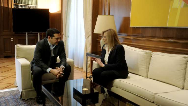 «Ναι» στο ραντεβού από Φώφη με βολές για μυστική διπλωματία